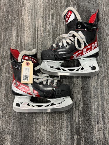 Junior CCM JetSpeed FT4 Hockey Skates Size 2.5 (Used)
