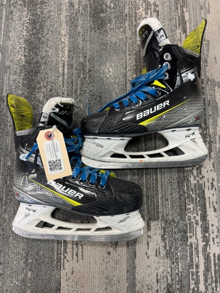 Junior Bauer Vapor X4 Hockey Skates Extra Wide Width Size 3 (Used)