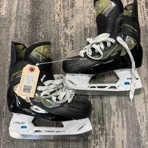 Catalyst 7 Hockey Skates Regular Width | Size 3.0 Junior Regular