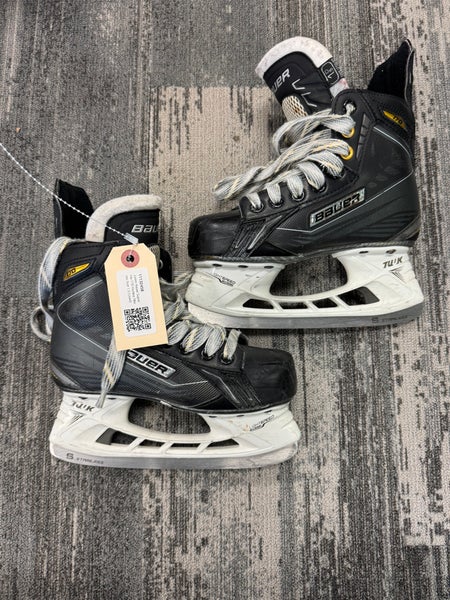 Junior Bauer Supreme 170 Hockey Skates Size 1.5 (Used)