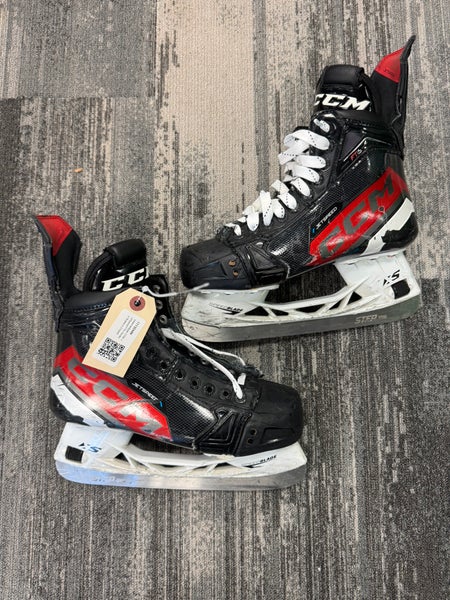 Intermediate CCM JetSpeed FT6 Hockey Skates 6 (Used)