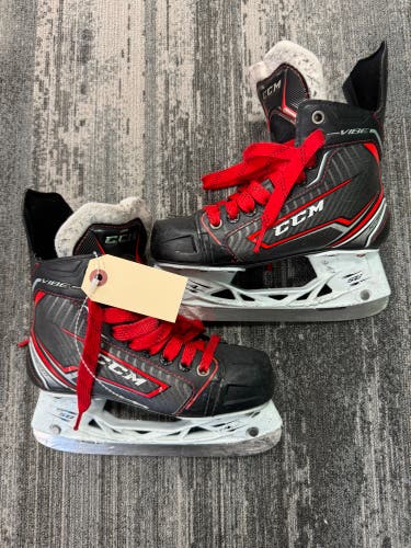 Junior CCM JetSpeed Vibe Hockey Skates Size 3 (Used)