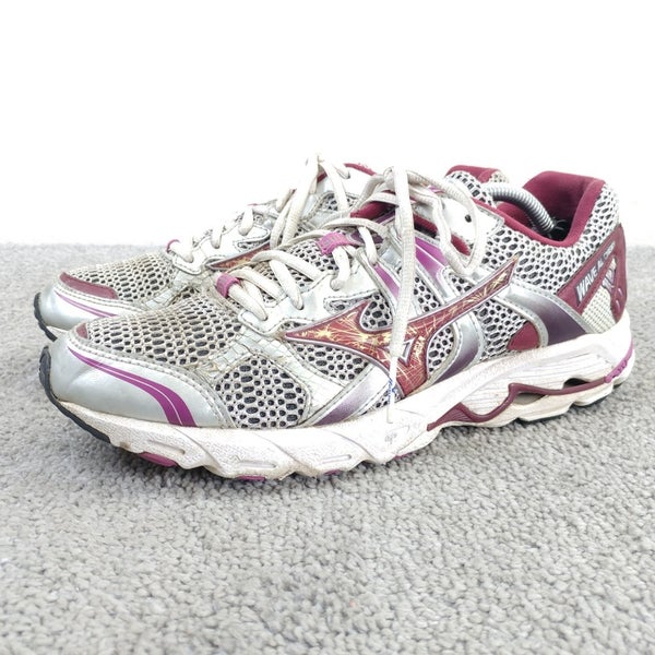 Mizuno Wave Alchemy 10 Womens Size 9 Running Shoes Low Top Silver Burgundy