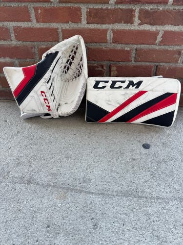 Junior CCM Extreme Flex E5.5 Goalie Gloves & Blockers Regular (Used)