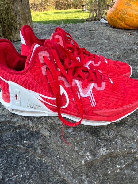 Men's Size M 10.5 (W 11.5) Nike Shoes (Used)