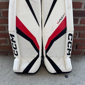26" Youth CCM YTFLEX 3 Goalie Leg Pads (Used)