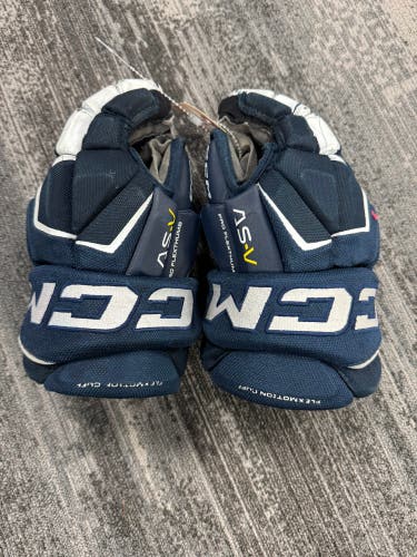 Junior CCM Tacks AS-V Gloves 11" (Used)