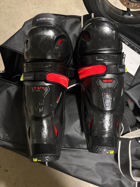 Senior Bauer Vapor 3X 15" Shin Pads (Used)