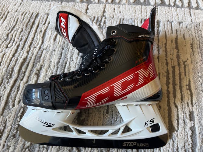 2024 CCM JetSpeed FT4 Pro Hockey Skates Wide Width 7 (Used)
