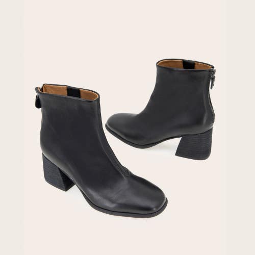 Gentle Souls By Kenneth Cole Sandryn Boots Women's US 9.5 Black Bootie TZP530