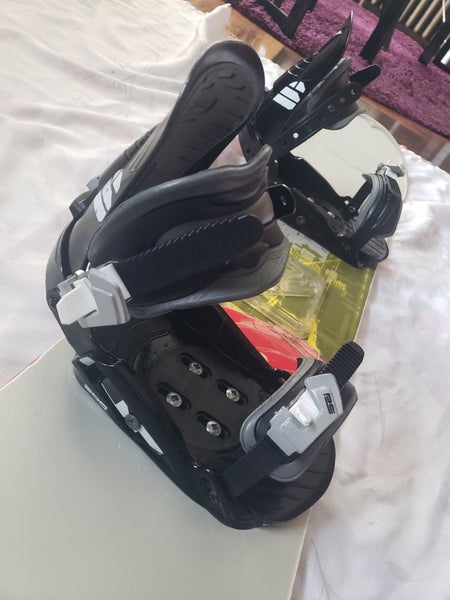 140cm SNOWBOARD ROSSIGNOL with S/M ADULT ROSSIGNOL HC 500 BINDINGS *USED*