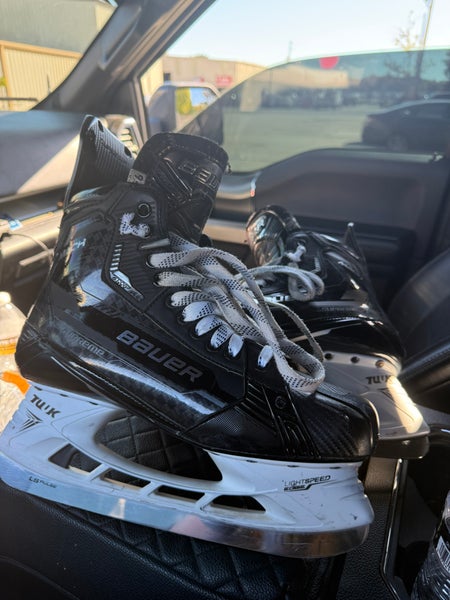2022 Bauer Supreme Mach Hockey Skates Extra Wide Width 9.5 (Used)