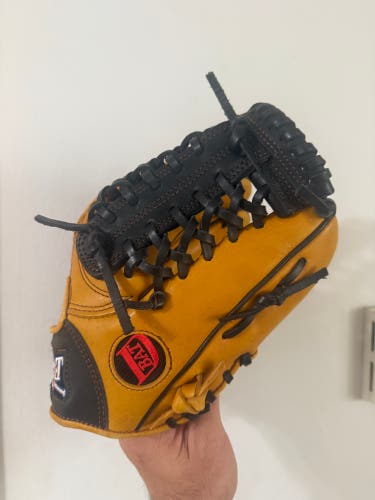 D-Bat Utility Pro Premiere Series 11.5" Glove DBAT-G120 used