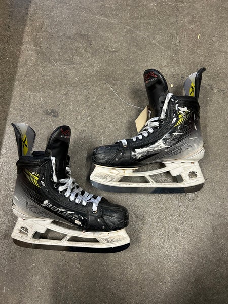 Bauer Vapor Hyperlite 2 Hockey Skates | Size: 9 Fit 2