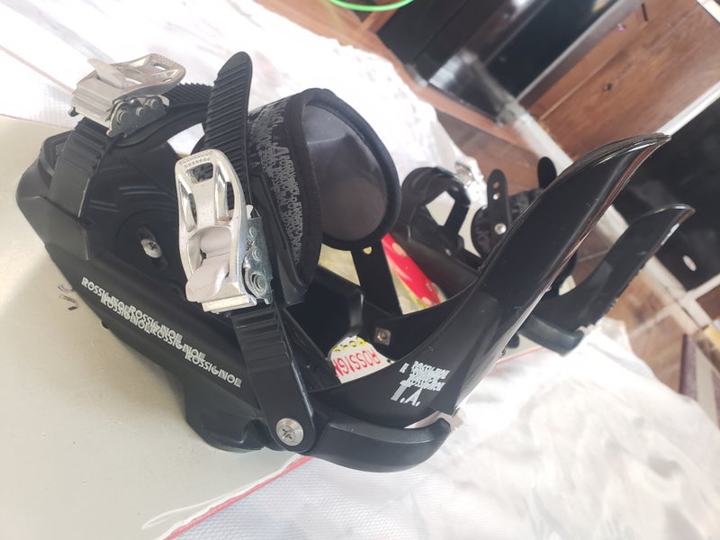 135cm ADULT SNOWBOARD ROSSIGNOL with S/M ADULT ROSSIGNOL BINDINGS *USED*