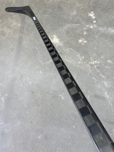 Pro Reserve Blackout Hockey Stick 77 Flex P19 76659