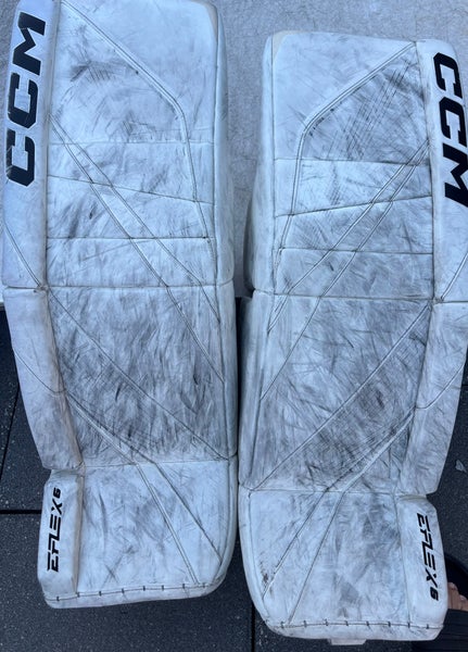 33" 2024 CCM Extreme Flex Pro Goalie Leg Pads (Used)