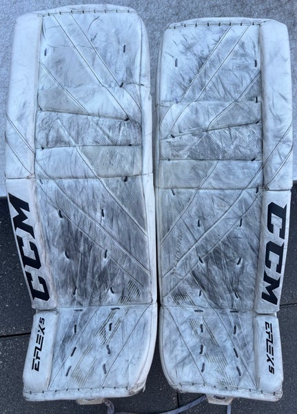 34" 2023 CCM Extreme Flex Pro Goalie Leg Pads (Used)