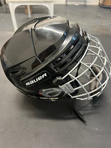 Medium Bauer Re-Akt 75 Helmet (Used)