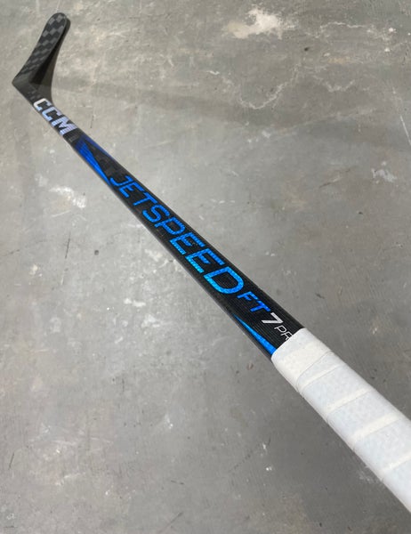 CCM JETSPEED FT7 PRO, Pro Stock Hockey Stick Grip P90TM 80 Flex Right 76760