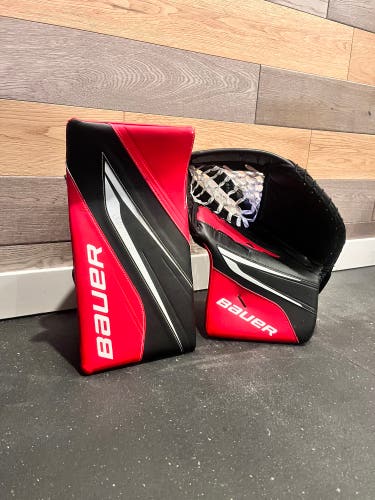 Bauer Vapor X5 Pro Regular (ALMOST BRAND NEW, ONLY USED FOR 3 ICE TIMES)