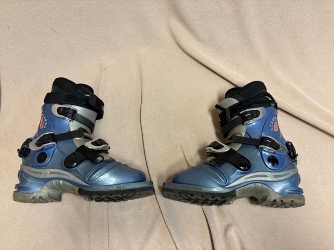 Mondo 25 & 25.5 Women's Scarpa Alpine Touring Ski Boots (Used)