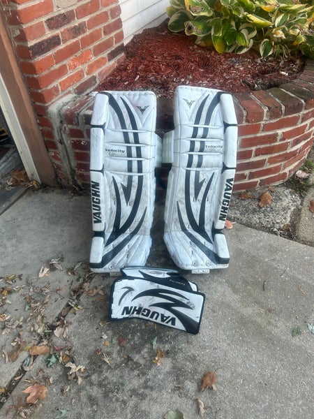 34" Vaughn Regular Goalie Full Set (Used)