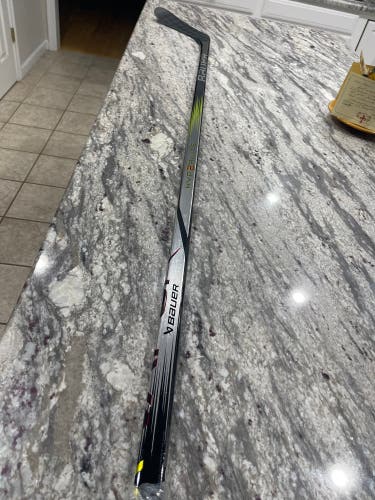 Senior Bauer Vapor Hyperlite 2 Left Hand Hockey Stick P28 (New) 77 Flex