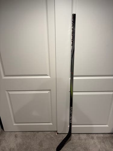 Senior Bauer Vapor Hyperlite 2 Right Handed Hockey Stick P90TM 87 Flex (Used)