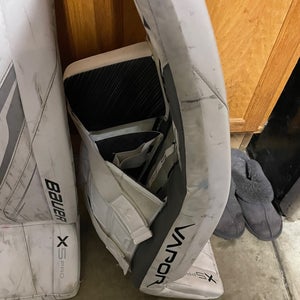 33" Bauer Vapor X5 Pro Goalie Leg Pads (Used)