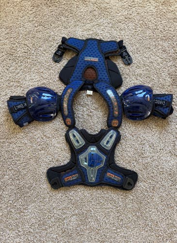 RARE- Shock Doctor Da Vinci Shoulder Pads