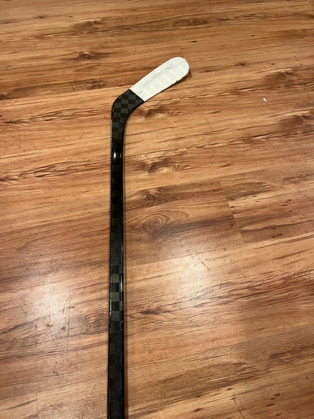 Intermediate Right Handed Hockey Stick P90TM 65 Flex (New)