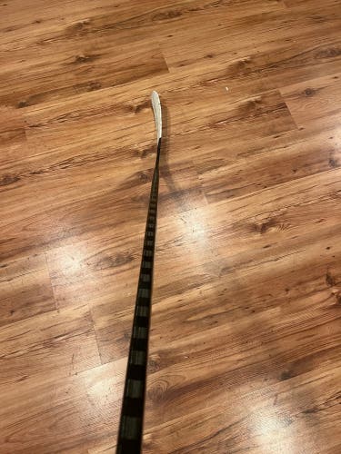 Intermediate Right Handed Hockey Stick P90TM 65 Flex (New)