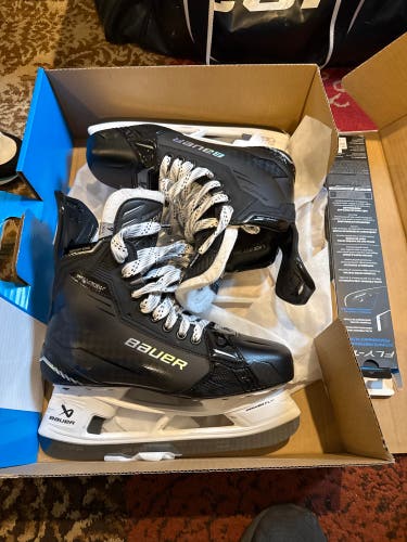 2024 Bauer Supreme Shadow Hockey Skates Regular Width 9 (Used)