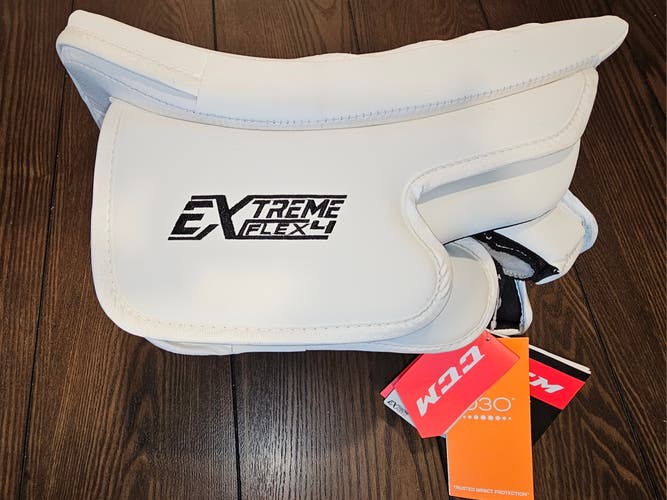 CCM EFlex 4 Pro Senior Blocker Full Right (New)