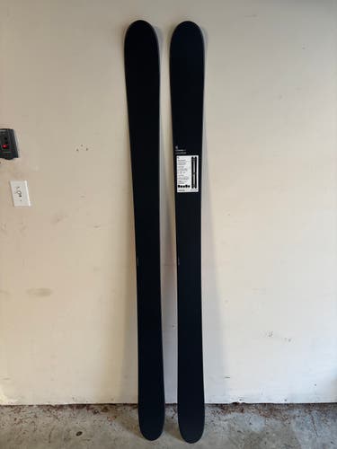 Candide BC 111 skis 186