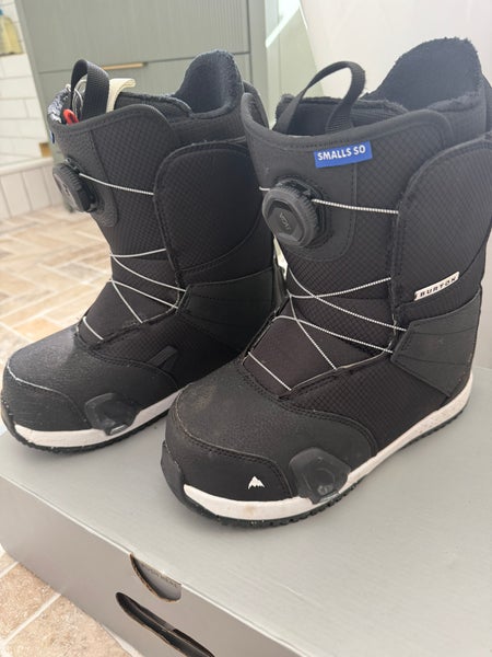 7Y (Big Kids / Youth) Burton Snowboard Boots (Used)