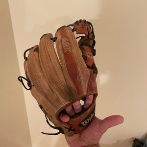 2023 Wilson A2K RH Infield Baseball Glove 11.75" (Used)