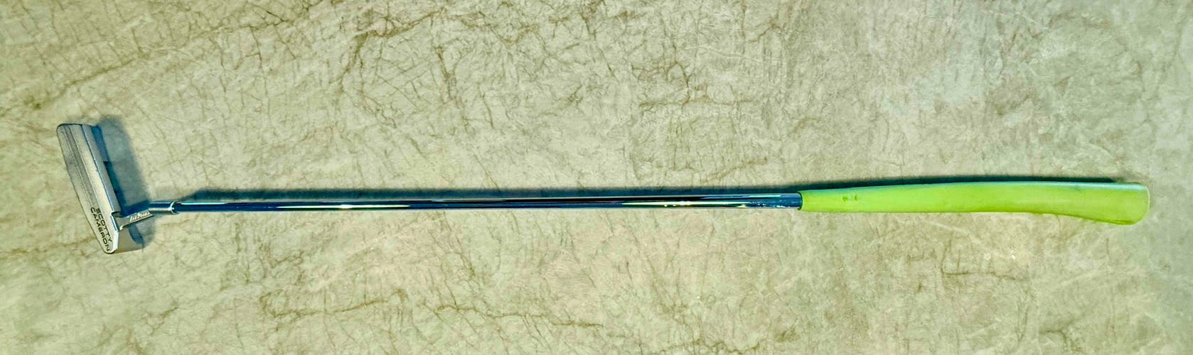 Green Scotty Cameron Special Select Newport 2 Right Handed Putter 35" (Used)