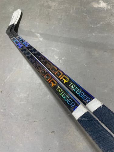 Used 2 Pack CCM Trigger 9 Pro Stock Hockey Stick Grip 85 Flex P28 Right 76093
