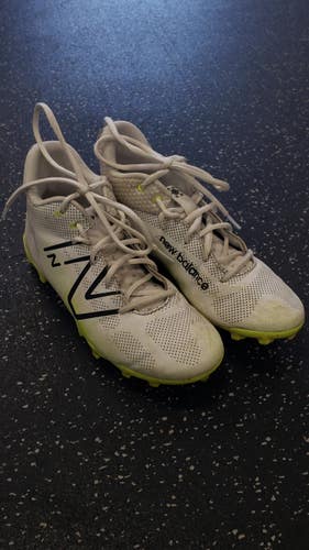 Used New Balance FREEZE LAX Cleats Boys White Junior 05.5 11849-S000033295