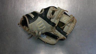 Used Wilson 2024 A2000 BB/SB Glove RH Throw Black And Natural 11 1/2" 11339-S000195984