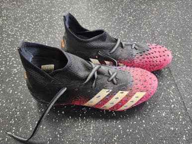 Used Adidas PREDATOR FREAK .1 Soccer Cleats Black And Pink Senior 8 11849-S000033310