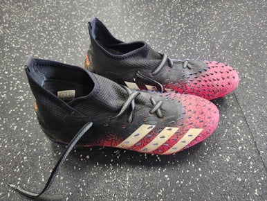 Used Adidas PREDATOR FREAK .1 Soccer Cleats Black And Pink Senior 8 11849-S000033310