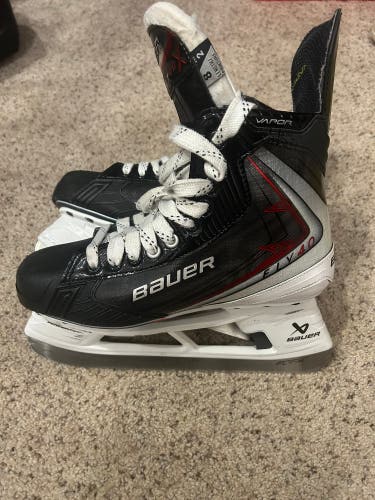 2025 Bauer Vapor FLY40 Hockey Skates 8 (New)