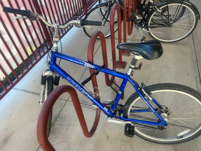 Men's Trek Road Bike 18.5" (Used)