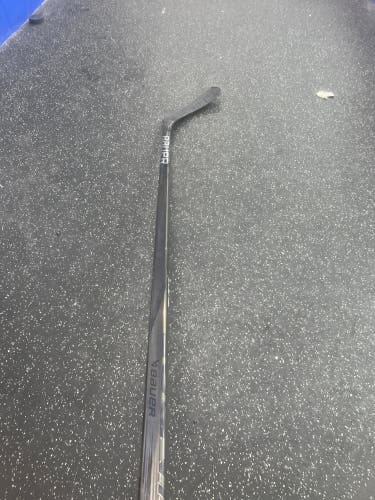 Intermediate Bauer Vapor Hyperlite 2 Right Handed Hockey Stick P92 55 Flex (Used)