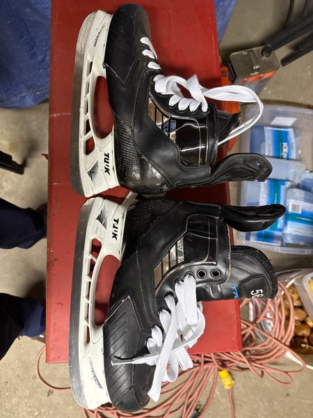 Senior True Regular Width  Pro Stock 8 Hockey Skates