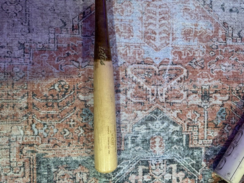 Victus Bat (-3) 30 oz 33" (Used)