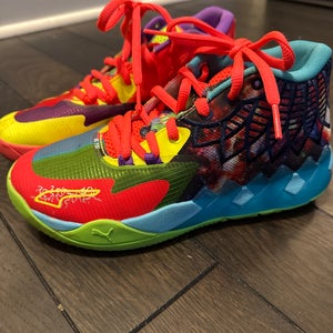 Kid's 5Y (Big Kids / Youth) Puma Shoes (Used)